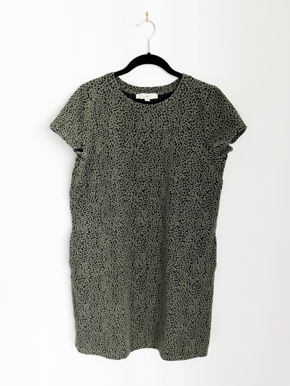 LOFT Women’s Large Olive Green Black Animal Print Short Sleeve T-Shirt Dress